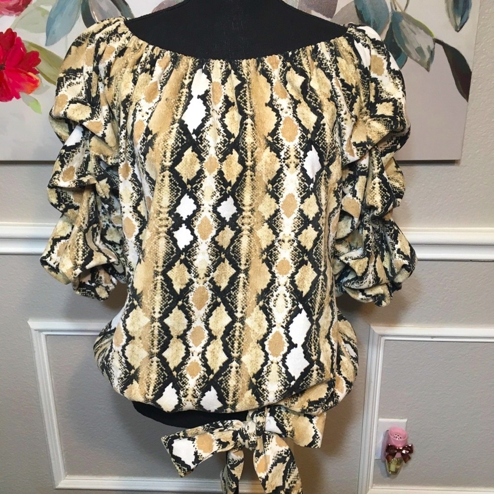 Coco Bianco Tan and Black Flutter Sleeve Blouse